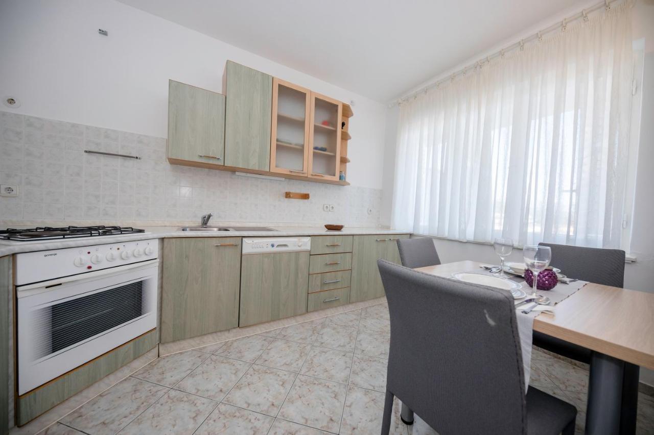 Apartments And Rooms Bolero Rab Town Ngoại thất bức ảnh