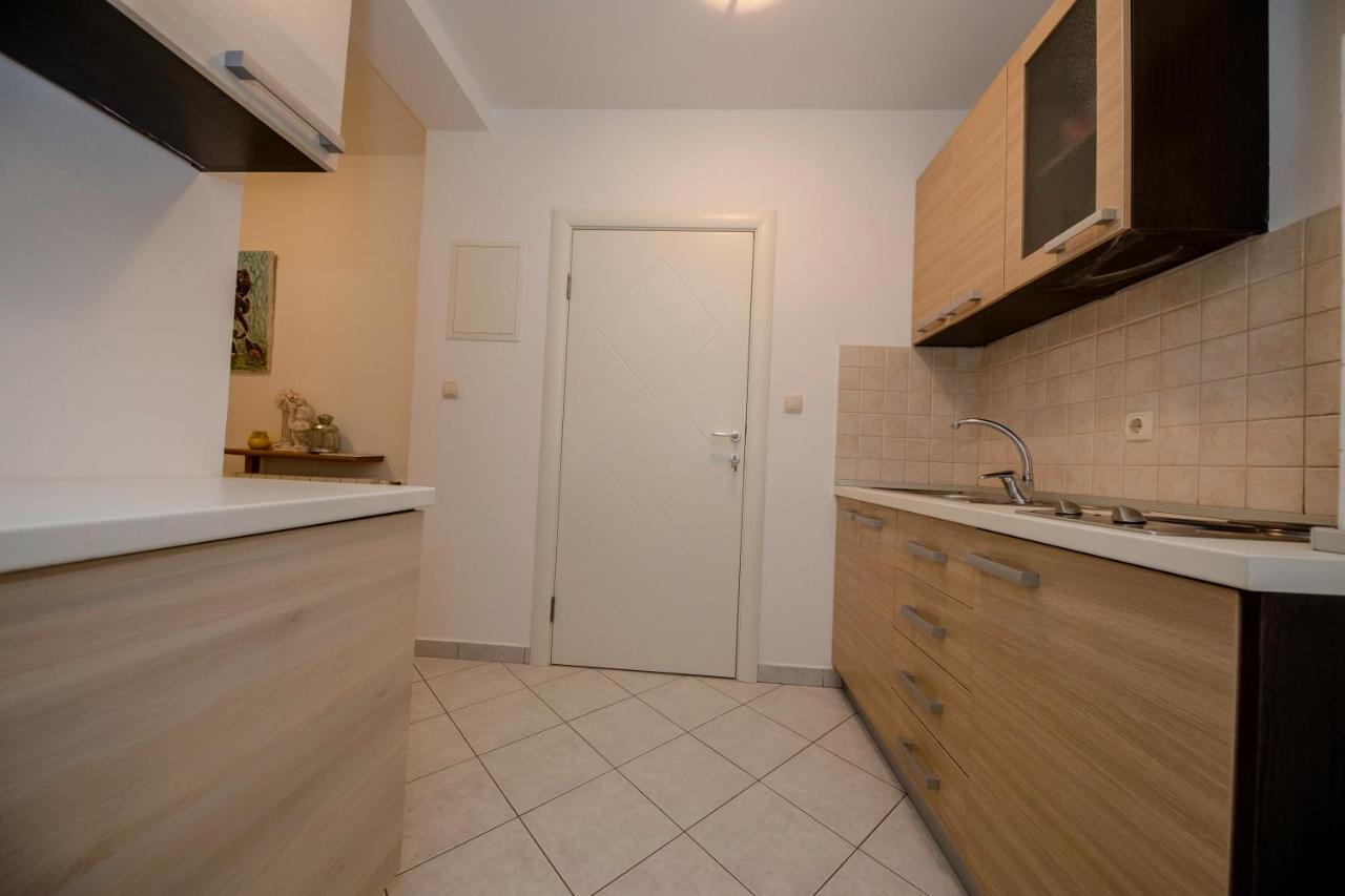 Apartments And Rooms Bolero Rab Town Ngoại thất bức ảnh
