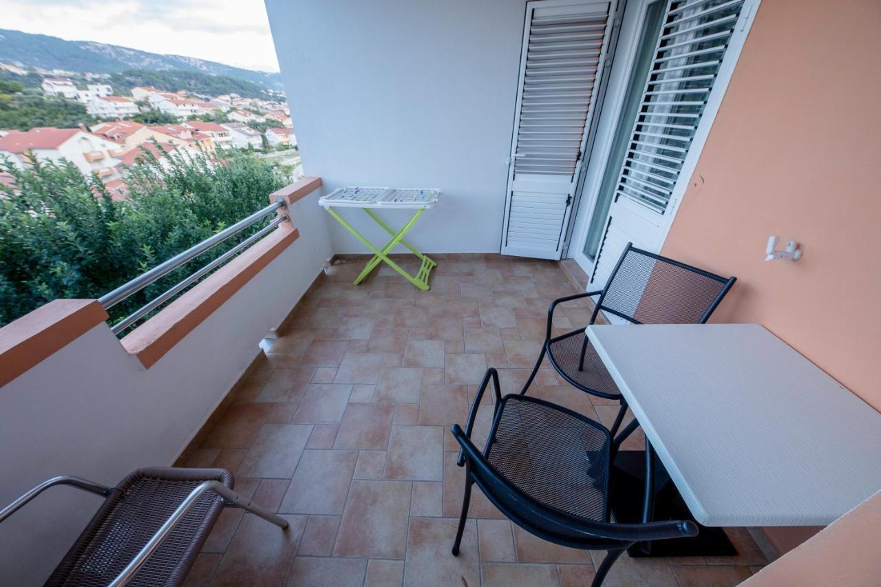 Apartments And Rooms Bolero Rab Town Ngoại thất bức ảnh